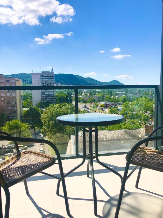 Sweet Home Apartman , 30Sqm Studio, Free Private Parking, Mountain View, Balcony, 20 Min From Downtown Budapeste Exterior foto