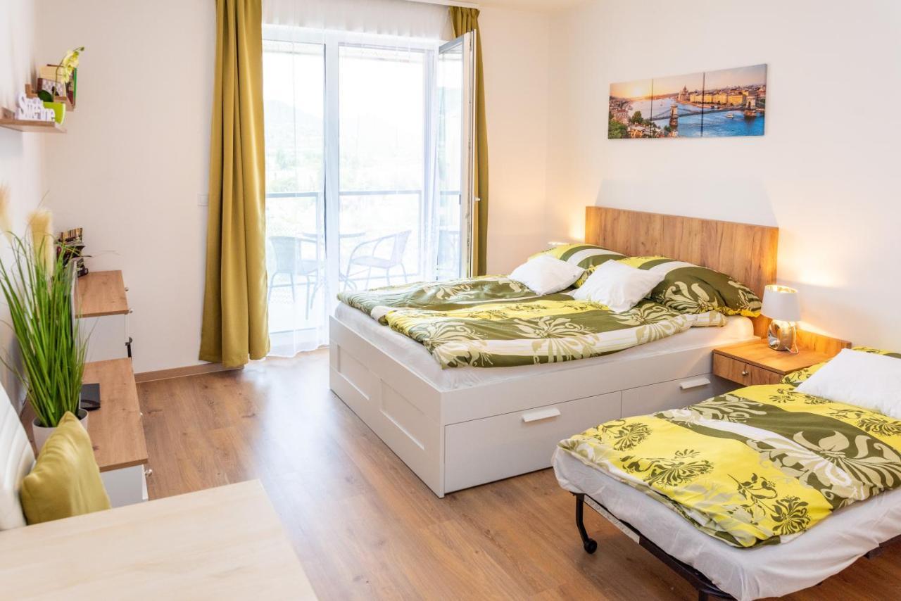 Sweet Home Apartman , 30Sqm Studio, Free Private Parking, Mountain View, Balcony, 20 Min From Downtown Budapeste Exterior foto