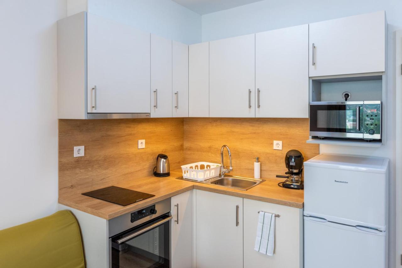 Sweet Home Apartman , 30Sqm Studio, Free Private Parking, Mountain View, Balcony, 20 Min From Downtown Budapeste Exterior foto