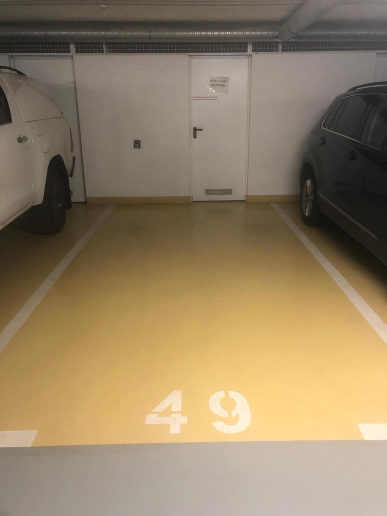 Sweet Home Apartman , 30Sqm Studio, Free Private Parking, Mountain View, Balcony, 20 Min From Downtown Budapeste Exterior foto