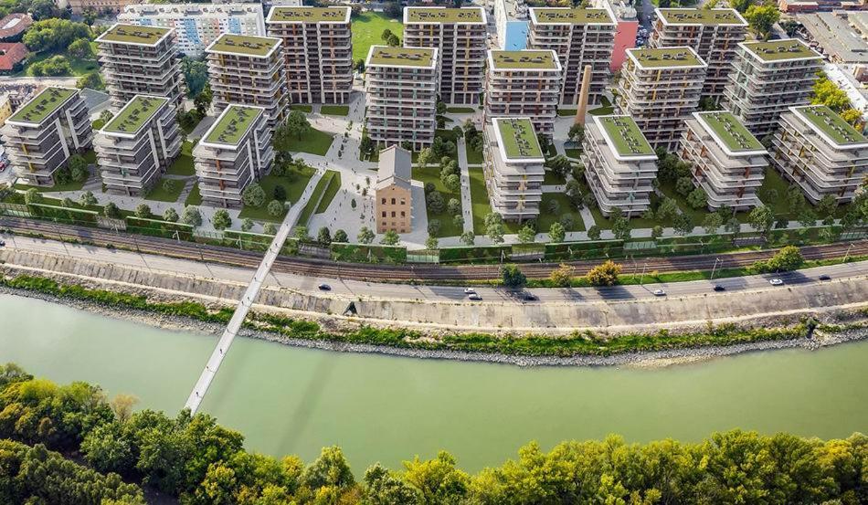 Sweet Home Apartman , 30Sqm Studio, Free Private Parking, Mountain View, Balcony, 20 Min From Downtown Budapeste Exterior foto